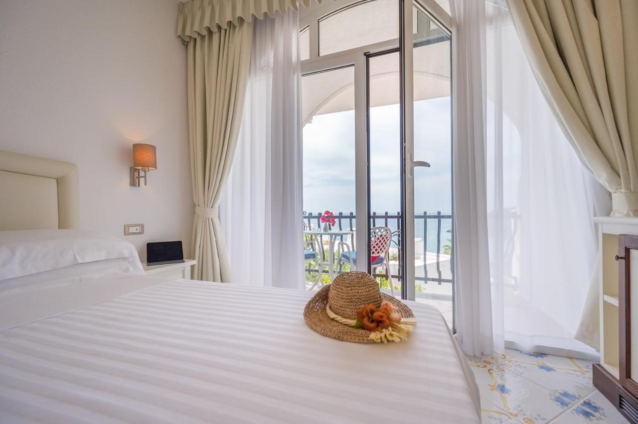 Grand Hotel Le Rocce ガエータ エクステリア 写真