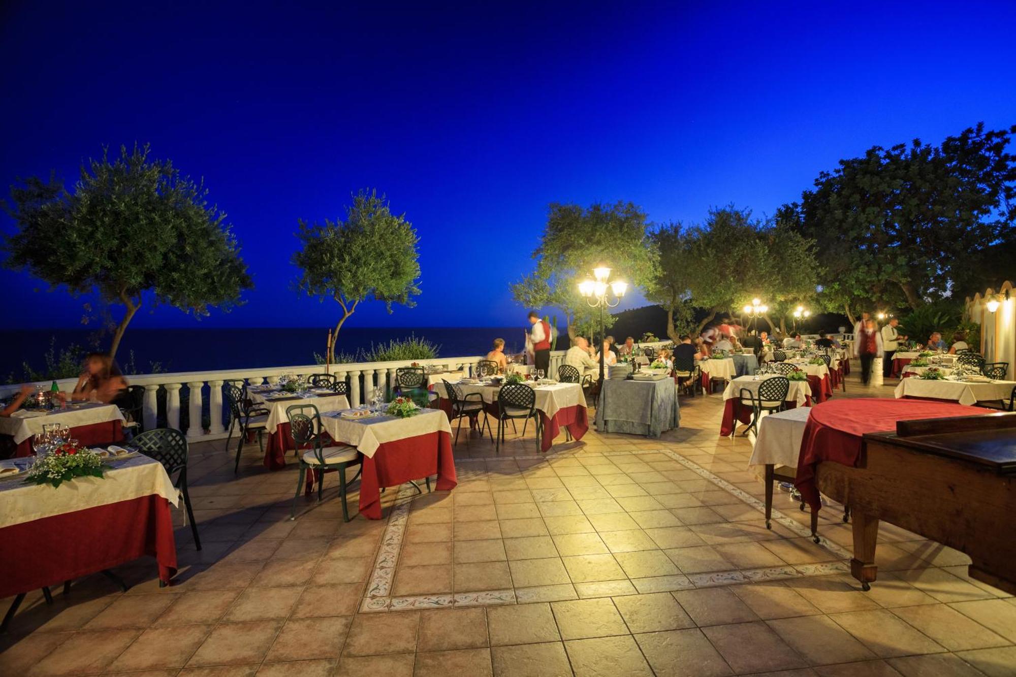 Grand Hotel Le Rocce ガエータ エクステリア 写真